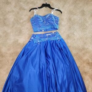 Elegant Blue Evening Gown